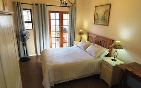 Gansbaai Central Accommodation Sleeps 2 Adults